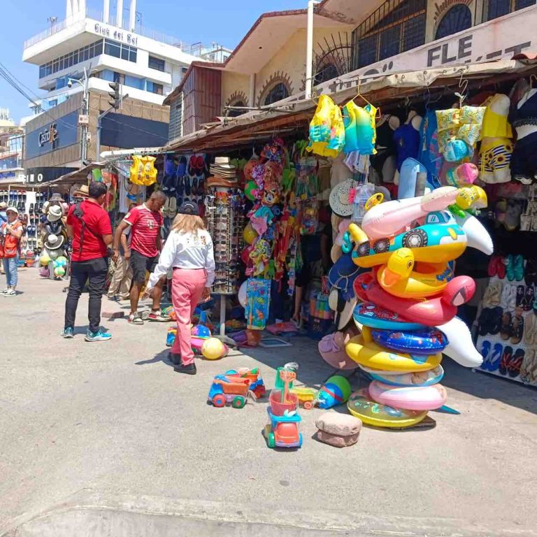 Piden comerciantes de El Pueblito que el reordenamiento en la zona turística sea parejo